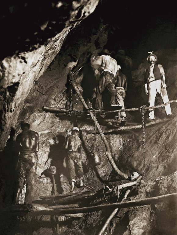 primeira-foto-do-trabalho-no-interior-de-uma-mina-de-ouro-1888-minas-gerais-marc-ferrez_acervo-instituto-moreira-salles